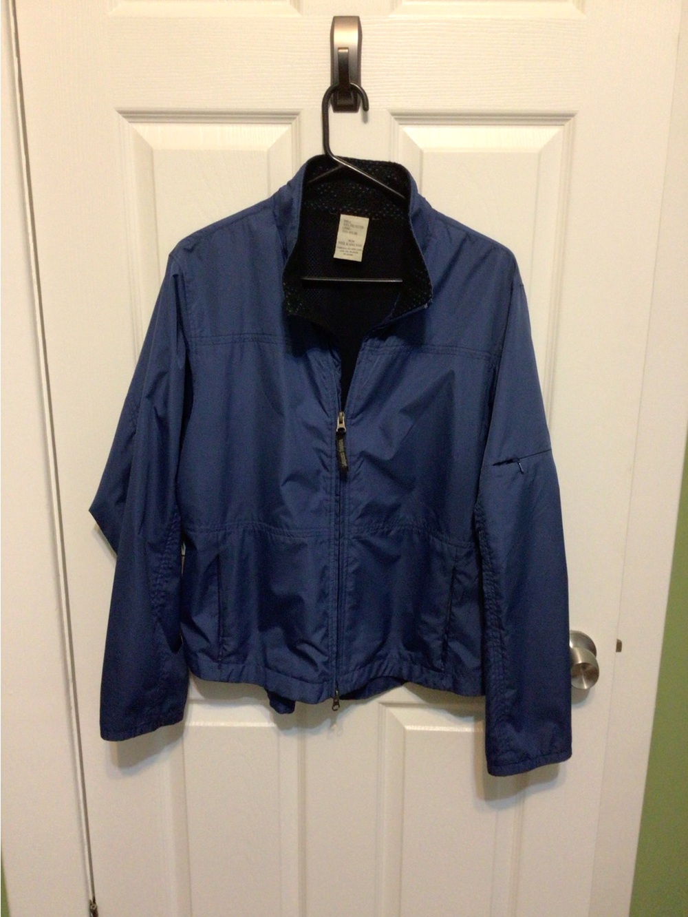 Moving Comfort running windbreaker medium EUC